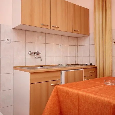 10256b * Orebić